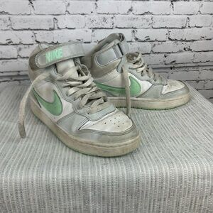 Nike | kids shoes court borough mid top mint sneakers size 5Y